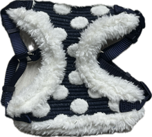 Carica l'immagine nel visualizzatore di Gallery, Pettorina Eleganza a Pois in Pelliccia Sintetica