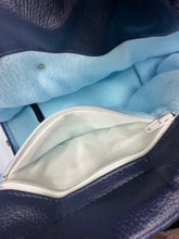 Carica l'immagine nel visualizzatore di Gallery, Trasportino Elegante in Pelle per Cani e Gatti Made in Italy