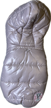 Carica l'immagine nel visualizzatore di Gallery, Cappottino imbottito elegante per cani - Misura 20 cm