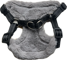 Carica l'immagine nel visualizzatore di Gallery, Pettorina in Peluche Grigio con Finitura a Maglia