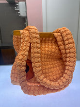 Carica l'immagine nel visualizzatore di Gallery, Trasportino Arancione Morbido per Cani e Gatti