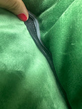 Carica l'immagine nel visualizzatore di Gallery, Cuccia Comfort Lux in Ecopelle con Cuscino Sfoderabile - Made in Italy