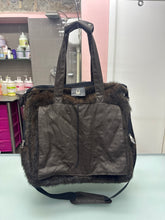 Carica l'immagine nel visualizzatore di Gallery, Borsa Trasportino Elegante in Pelliccia Sintetica per Cani e Gatti