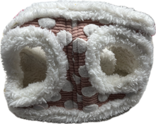 Carica l'immagine nel visualizzatore di Gallery, Pettorina Morbida Rosa a Pois con Fiocco - Comfort e Stile per il Tuo Pet