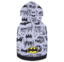 Carica l'immagine nel visualizzatore di Gallery, Felpa Batman Graffiti: Lo Stile Urbano del Cavaliere Oscuro per il Tuo Cane