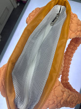 Carica l'immagine nel visualizzatore di Gallery, Trasportino Arancione Morbido per Cani e Gatti