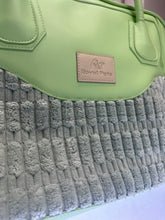 Carica l'immagine nel visualizzatore di Gallery, Trasportino Verde Lime con Tracolla e Maniglie