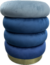 Carica l'immagine nel visualizzatore di Gallery, Cuccia Multifunzionale Luxury Blu con Base Dorata