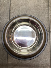 Carica l'immagine nel visualizzatore di Gallery, Ciotola in acciaio inox con base antiscivolo per cani e gatti 20 cm