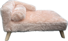 Carica l'immagine nel visualizzatore di Gallery, Chaise longue fluffy rosa cipria – Letto elegante per cani e gatti