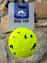 Carica l'immagine nel visualizzatore di Gallery, Pallina in Gomma Naturale: Il Gioco Perfetto per il Tuo Cane Attivo