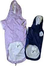 Carica l'immagine nel visualizzatore di Gallery, Impermeabile Glamour per Cani - LadyDog & GentleDog