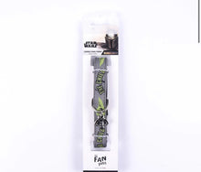 Carica l'immagine nel visualizzatore di Gallery, Set Pettorina e Guinzaglio Baby Yoda: Il Tuo Cane in Stile Galattico con ‘The Child