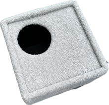 Carica l'immagine nel visualizzatore di Gallery, Torre Relax Bouclé Bicolor per Gatti – Cuccia con Tiragraffi e Vani