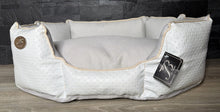 Carica l'immagine nel visualizzatore di Gallery, Cuccia Luxury Comfort Bianca – Made in Italy