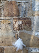 Carica l'immagine nel visualizzatore di Gallery, Bacchetta Elegance White Feather per Gatti con Campanellini 65 cm