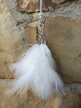 Carica l'immagine nel visualizzatore di Gallery, Bacchetta Elegance White Feather per Gatti con Campanellini 65 cm