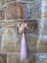 Carica l'immagine nel visualizzatore di Gallery, Bacchetta Pink Soft Feather per Gatti con Campanellino 70 cm