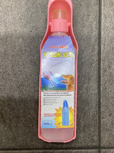 Carica l'immagine nel visualizzatore di Gallery, Borraccia portatile per acqua cane e gatto con ciotola integrata 500 ml
