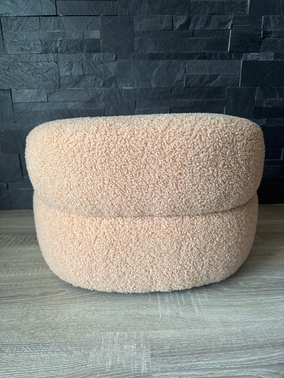 Cuccia Bouclé Soft Cream – Design Moderno in Tessuto Orsetto per Cani e Gatti