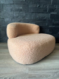 Carica l'immagine nel visualizzatore della galleria, Cuccia Bouclé Soft Cream – Design Moderno in Tessuto Orsetto per Cani e Gatti
