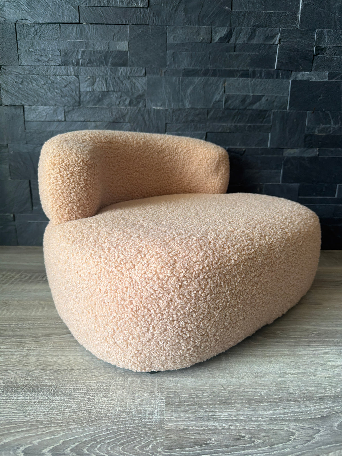 Cuccia Bouclé Soft Cream – Design Moderno in Tessuto Orsetto per Cani e Gatti