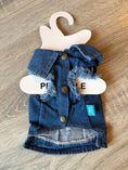 Carica l'immagine nel visualizzatore della galleria, Giubbottino Jeans per Cani – Denim Classic XS 25 cm
