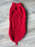 Carica l'immagine nel visualizzatore della galleria, Maglioncino Rosso in Lana per Cani – 47 cm
