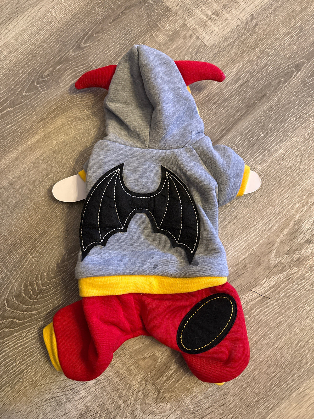 Costume di Halloween per Cani – Pipistrello Grigio e Rosso