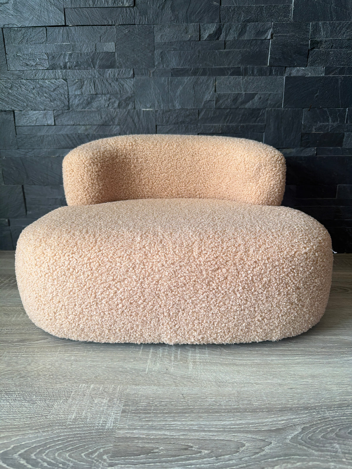 Cuccia Bouclé Soft Cream – Design Moderno in Tessuto Orsetto per Cani e Gatti