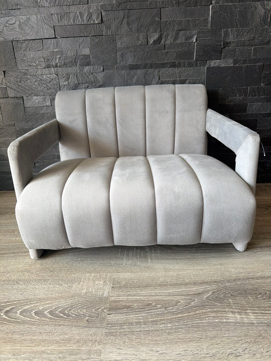 Divano Cuccia Modern Chic – Cuccia in Velluto Grigio per Cani e Gatti