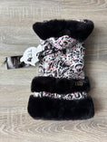 Carica l'immagine nel visualizzatore della galleria, Cappottino per Cani Animalier Rosa e Nero con Ecopelliccia – Taglia XS
