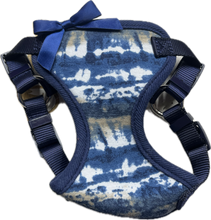Carica l&#39;immagine nel visualizzatore di Gallery, Pettorina Camouflage Blu con Fiocco
