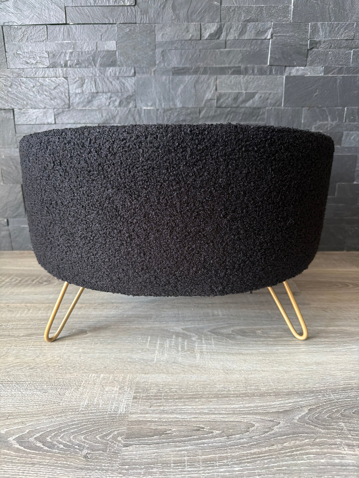 Divanetto Glamour Nero Bouclé – Eleganza e Comfort per Cani e Gatti