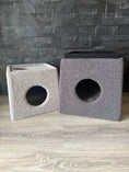 Carica l'immagine nel visualizzatore della galleria, Torre Relax Bouclé Bicolor per Gatti – Cuccia con Tiragraffi e Vani

