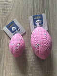 Carica l'immagine nel visualizzatore della galleria, Palla da Rugby per Cani Rosa
