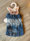 Carica l'immagine nel visualizzatore della galleria, Giubbottino Jeans per Cani – Denim Classic XS 25 cm
