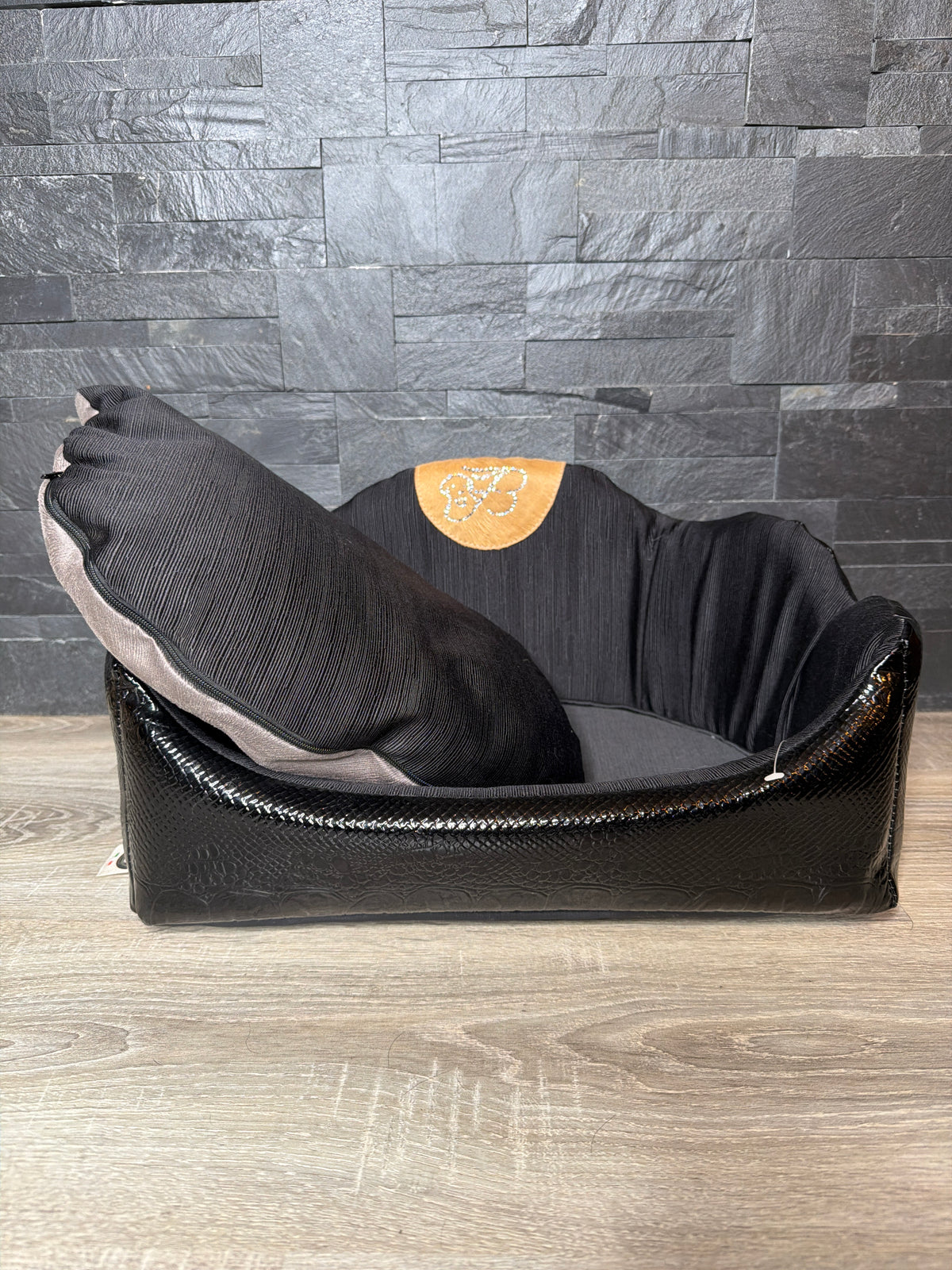 Cuccia Luxury Nera con Cuscino Reversibile – Made in Italy