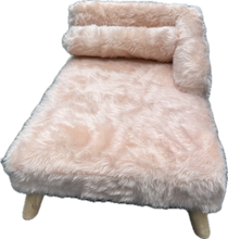 Carica l&#39;immagine nel visualizzatore di Gallery, Chaise longue fluffy rosa cipria – Letto elegante per cani e gatti
