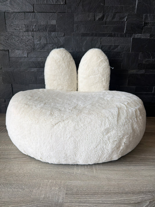 Cuccia “Orecchie da Coniglio” in peluche bianco
