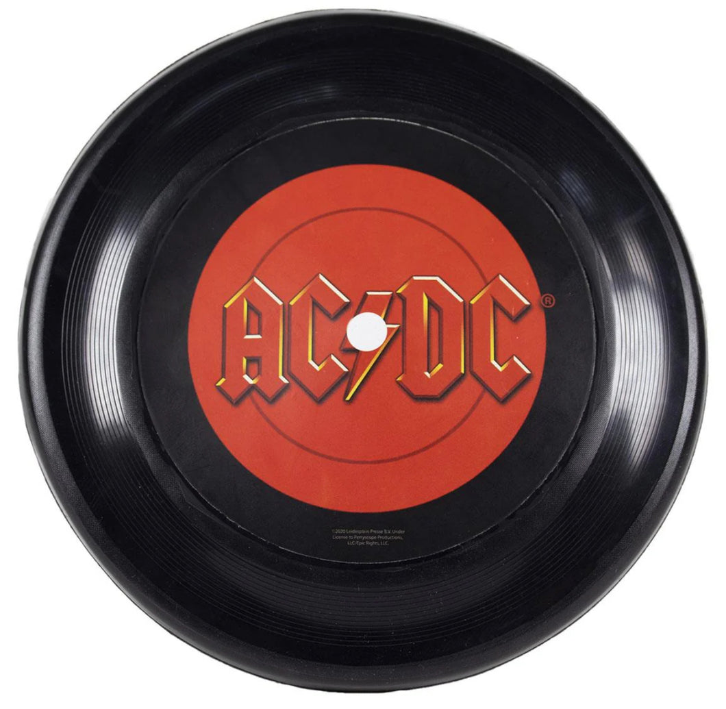 Frisbee AC/DC: Rock ‘n’ Roll in Volo per il Tuo Cane