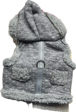 Carica l&#39;immagine nel visualizzatore di Gallery, Gilet con Cappuccio Morbido in Grigio con Pelliccia Sintetica S
