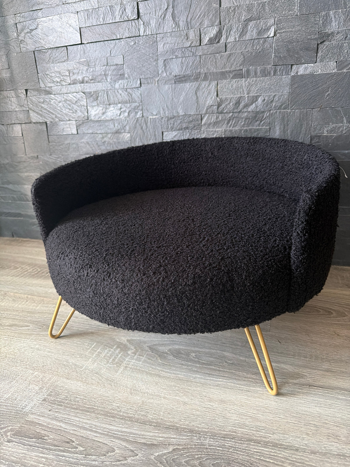 Divanetto Glamour Nero Bouclé – Eleganza e Comfort per Cani e Gatti