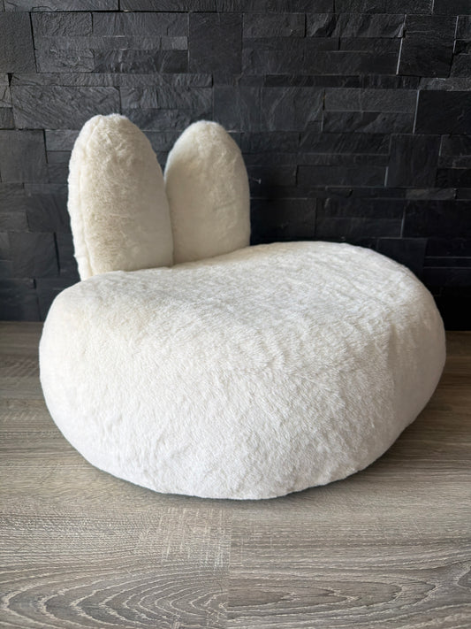 Cuccia “Orecchie da Coniglio” in peluche bianco