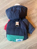 Carica l'immagine nel visualizzatore della galleria, Giubbottino per Cani Urban Color Block con Cappuccio – XS 25 cm
