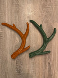 Carica l'immagine nel visualizzatore della galleria, Forest Antler – Gioco a Forma di Corna di Cervo per Cani
