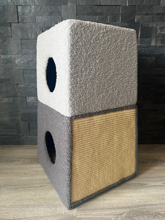 Torre Relax Bouclé Bicolor per Gatti – Cuccia con Tiragraffi e Vani