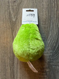 Carica l'immagine nel visualizzatore della galleria, Avocado Snacky – Peluche Sonoro Porta Crocchette per Cani
