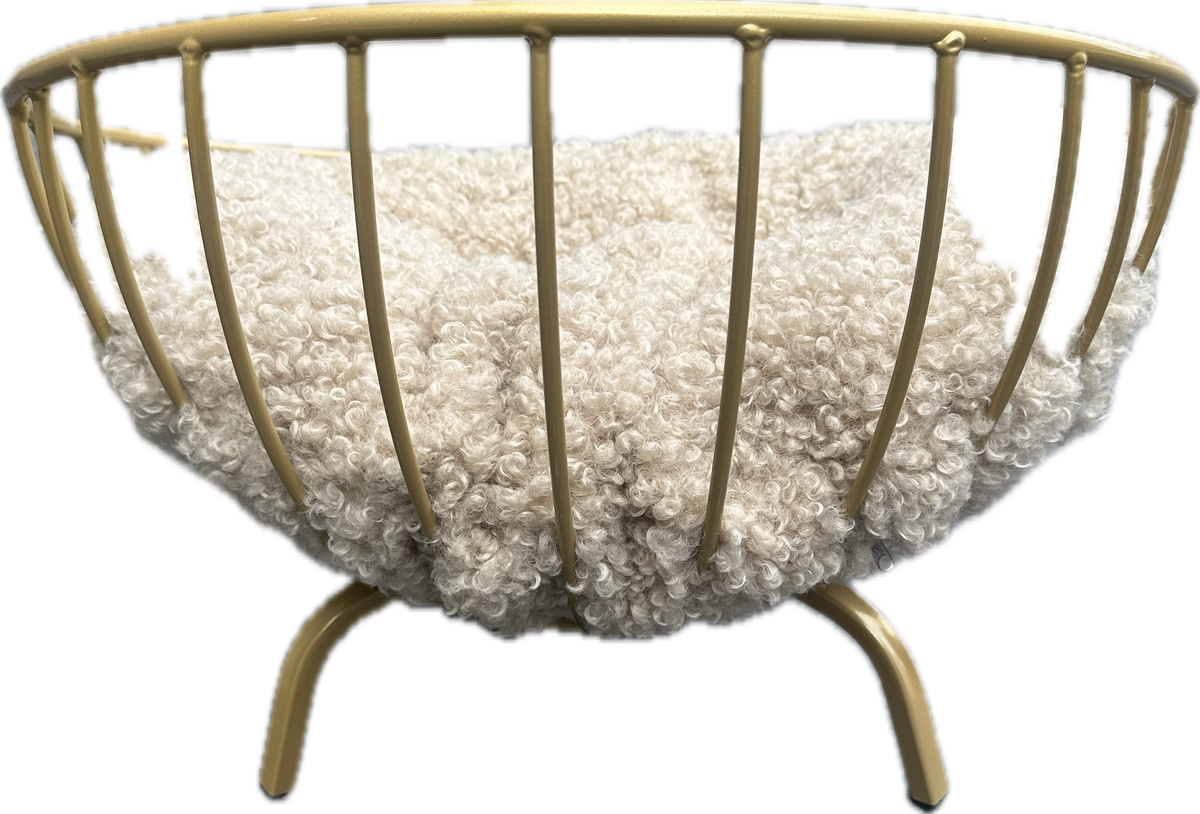 Cuccia Rotonda Dorata con Cuscino Bouclé – Eleganza e Comfort