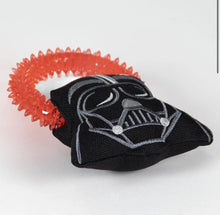 Carica l&#39;immagine nel visualizzatore di Gallery, Gioco Dentale Star Wars: La Forza del Divertimento con Darth Vader per il Tuo Cane
